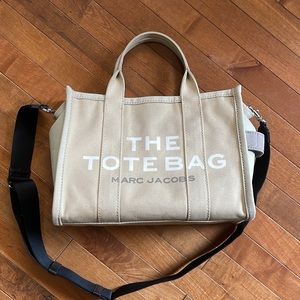 MARC JACOBS (M) THE TOTE BAG in Medium, Beige, comes with INSIDE LINER
